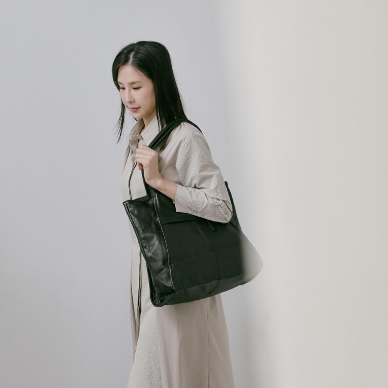 supportingrole 廓形百搭低調輕量真皮肩背手提托特包 黑