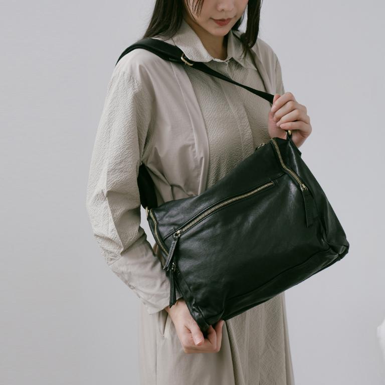 supportingrole 多層口袋容量拉鍊百搭輕量真皮肩斜背包 黑