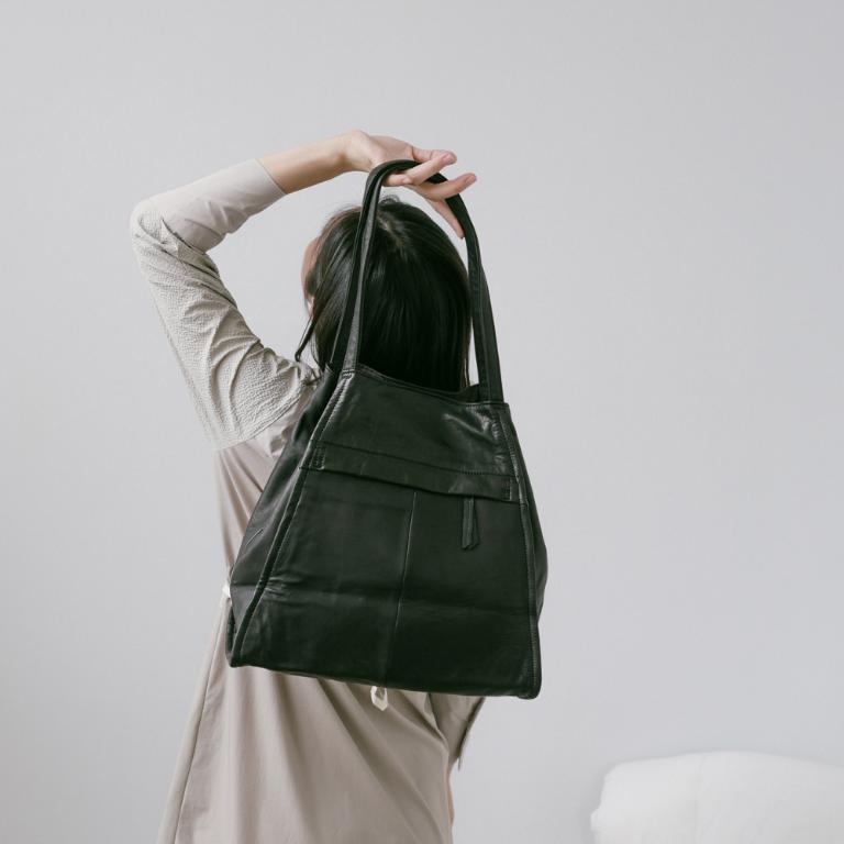 supportingrole 廓形百搭低調輕量真皮肩背手提托特包 黑