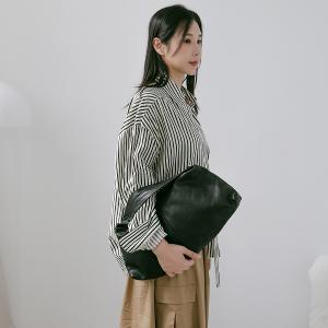 supportingrole 立體收摺廓形優雅慵懶輕量真皮肩斜背手提包 黑