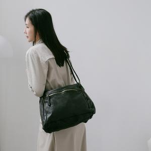 supportingrole 多層口袋容量拉鍊百搭輕量真皮肩斜背包 黑