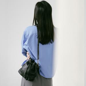 supportingrole 簡約設計風格真皮繩結褶皺水桶包 黑