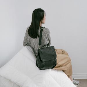 supportingrole 翻摺兩用多層口袋容量旅行百搭日常真皮肩斜後背包 黑