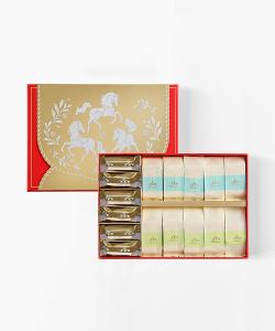 Francis 旋轉木馬點心坊  紅心奉糖禮盒