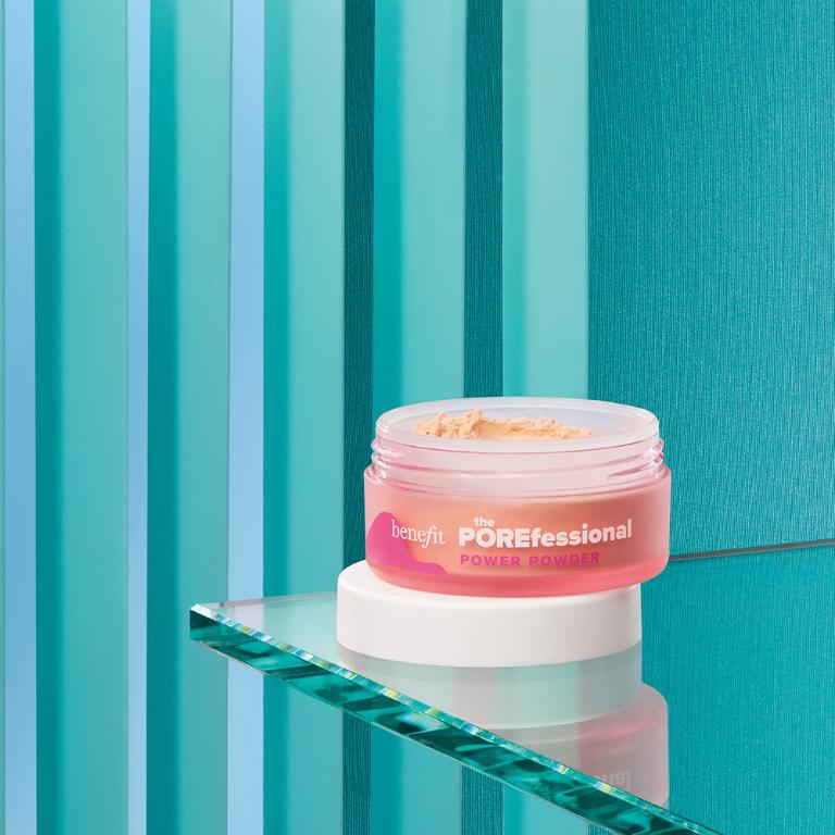 benefit嘖嘖稱齊柔焦特霧蜜粉