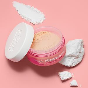 benefit嘖嘖稱齊柔焦特霧蜜粉