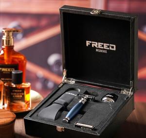 FREED 尊爵四件組雙刃安全刮鬍刀禮盒-時尚藍+客製化刻字服務
