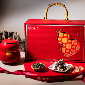 【有葫有禮】2026 旗艦收藏級禮盒｜雙瓷葫蘆茶罐 x 竹節手提箱｜南棗核桃糕與有機茶