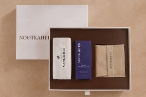 諾卡草本 森夜之暮禮盒(含森夜舒眠按摩油x1,品牌抗菌按摩刮痧板+絨布袋 ,品牌束口袋及精裝禮盒)