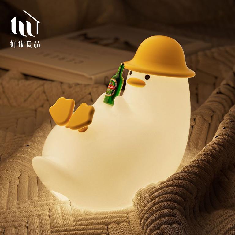 韓國啤酒鴨玩偶｜矽膠充電小夜燈&times;智能開關手機支架