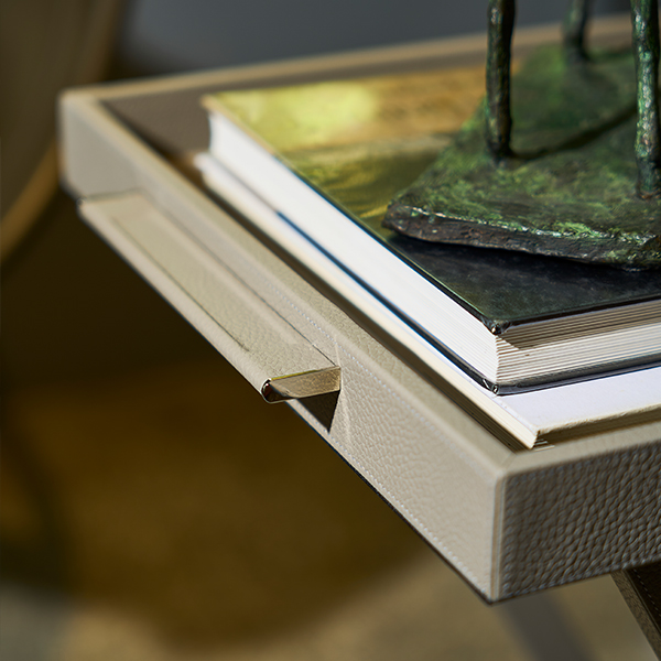 卡斯格CASSIGOLI｜可折疊皮革托盤邊桌