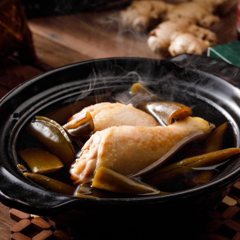 藍海饌 剝皮辣椒雞湯