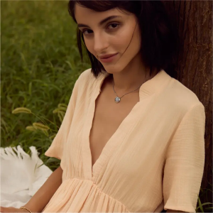 Cosmos 白水晶項鍊