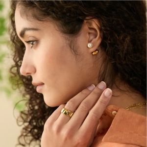 Aurora Be yoursefl 愛心單珠耳環