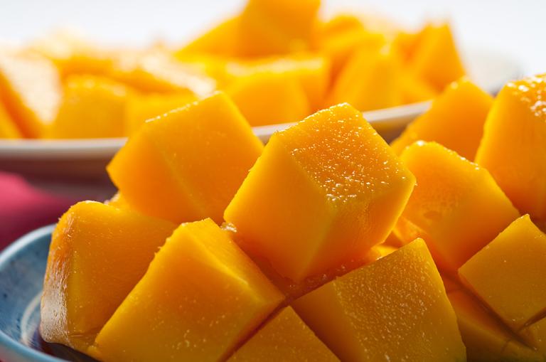 【盧家芒果】輸日-愛文芒果2.5公斤 （5-8顆/箱）