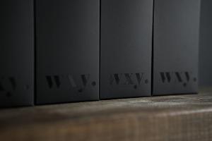 英國wxy 經典黑蠟燭-dark.柚木&岩蘭草/200g