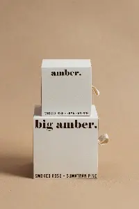 英國wxy Amber蠟燭-煙燻玫瑰&蘇門答臘松