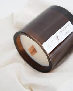 英國wxy Amber蠟燭-絲絨木&琥珀