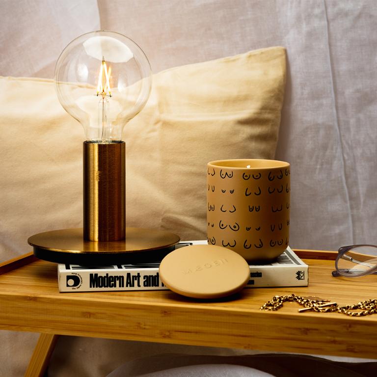 英國M&AElig;GEN Vox 蠟燭-Bust 蕁麻&菸草/240g