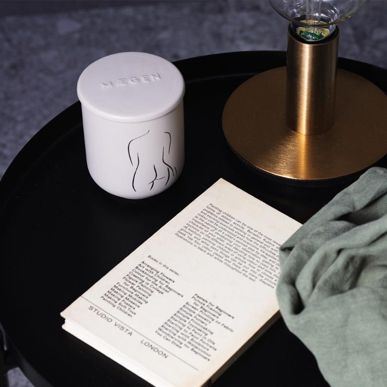 英國M&AElig;GEN Vox 蠟燭-Silhouette 黑咖啡&佛手柑/240g