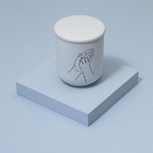 英國M&AElig;GEN Vox 蠟燭-Pawsome 蜂蜜&苔蘚/240g