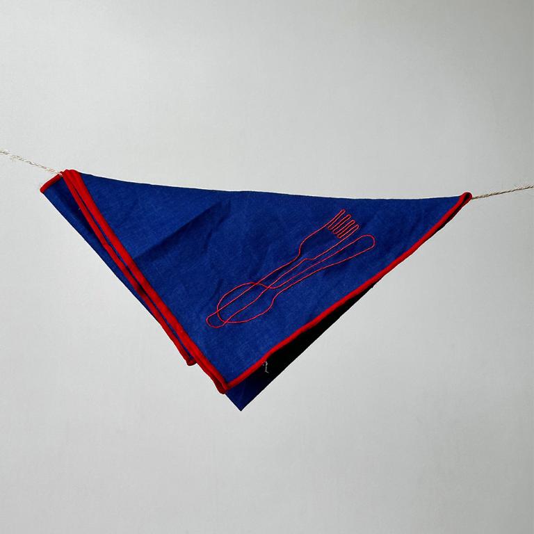 英國M&AElig;GEN 刺繡棉麻餐巾-深藍(餐具)