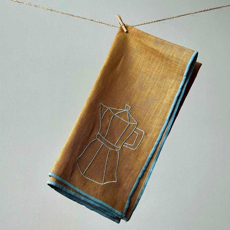 英國M&AElig;GEN 刺繡棉麻餐巾-卡其(摩卡壺)