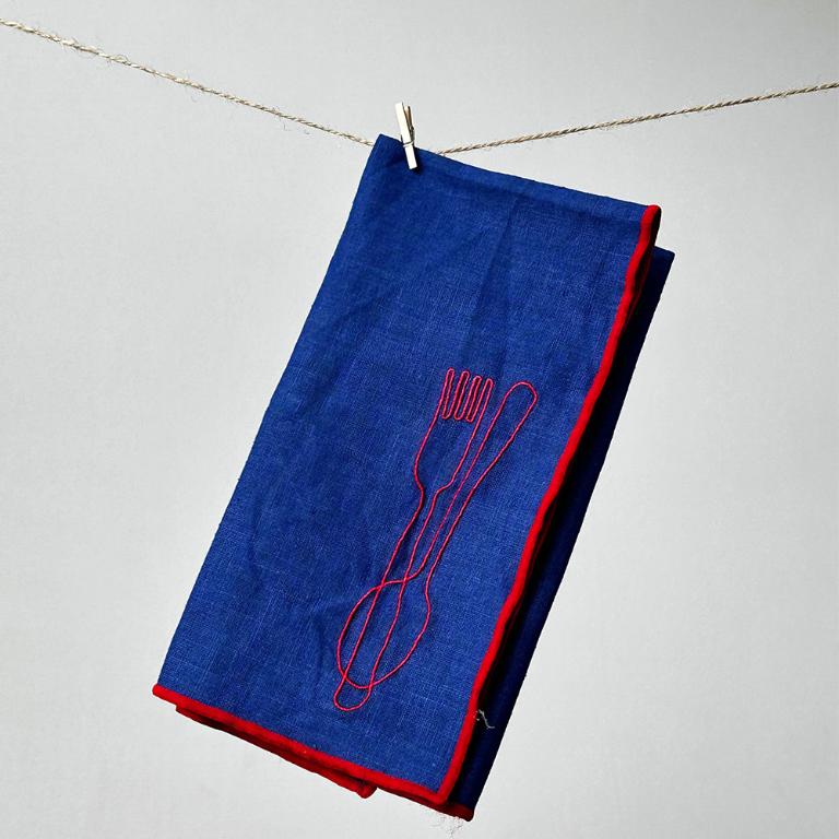 英國M&AElig;GEN 刺繡棉麻餐巾-深藍(餐具)