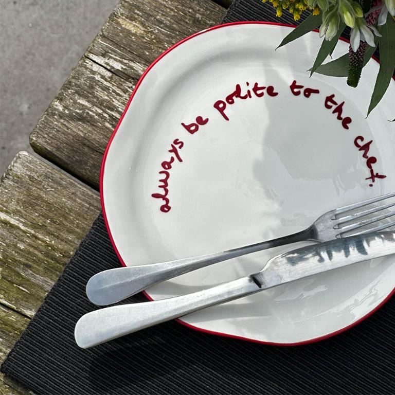 英國M&AElig;GEN 陶瓷主題餐盤-紅