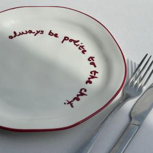 英國M&AElig;GEN 陶瓷主題餐盤-紅