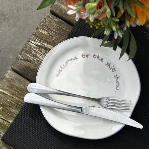 英國M&AElig;GEN 陶瓷主題餐盤-紫