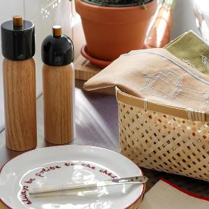 英國M&AElig;GEN 刺繡棉麻餐巾-黃(蕃茄)