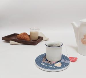 台灣 EPOCHSIA 陶瓷寵物吸水杯墊-曼赤肯