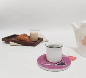 台灣 EPOCHSIA 陶瓷寵物吸水杯墊-奶牛