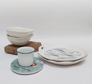 台灣 EPOCHSIA 陶瓷寵物吸水杯墊-巴哥