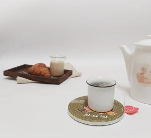 台灣 EPOCHSIA 陶瓷寵物吸水杯墊-黑貓