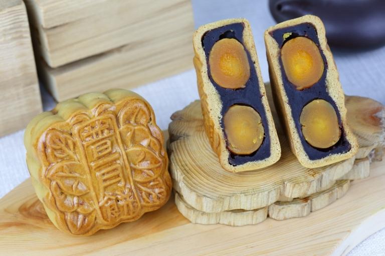 【白鵝山腳】豆沙雙黃月餅 4入/盒