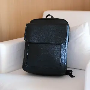 Honeymoon 經典皮革翻蓋後背包